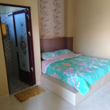 R3 Brawijaya Homestay Banyuwangi  Exterior photo