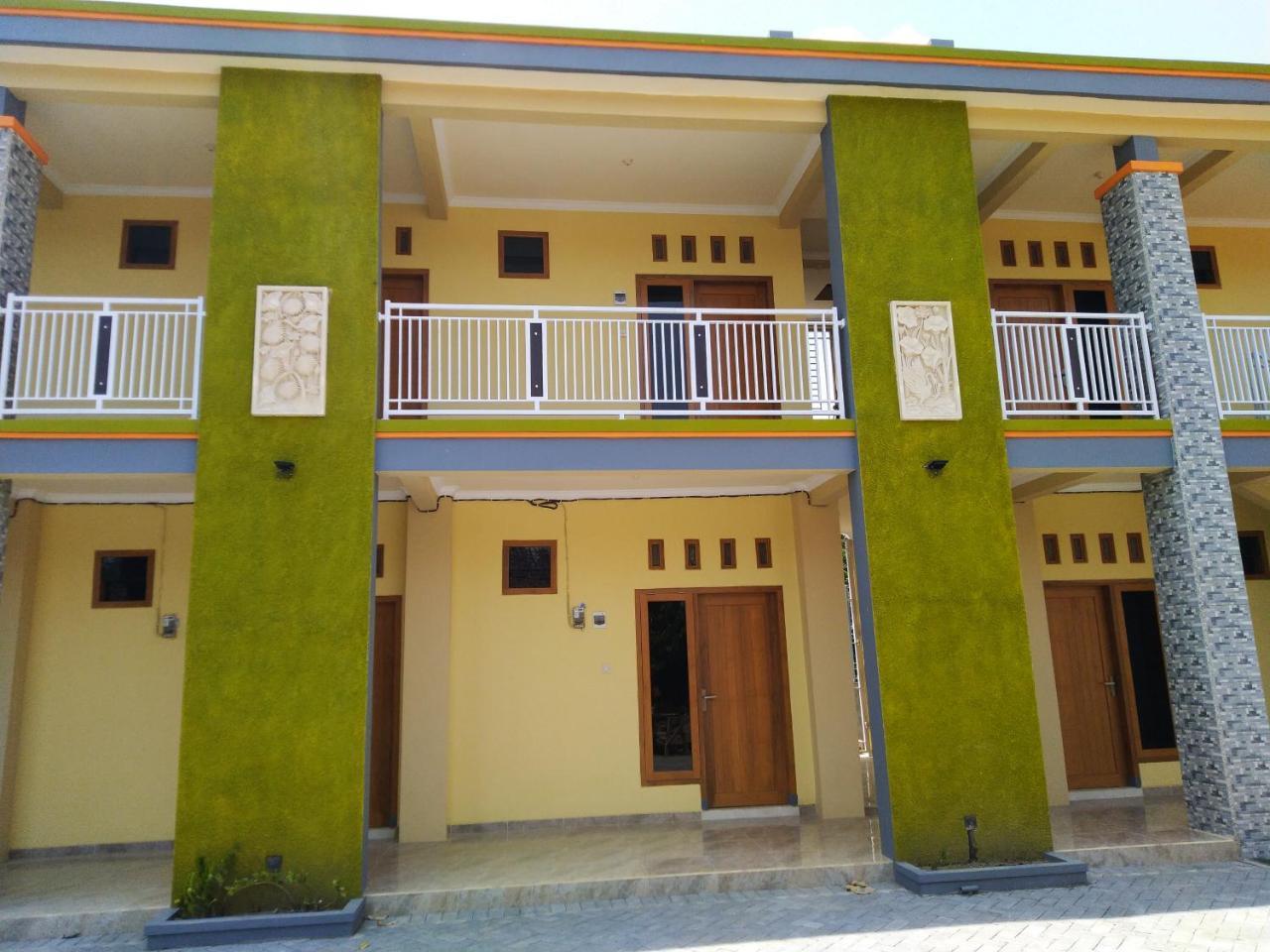 R3 Brawijaya Homestay Banyuwangi  Exterior photo