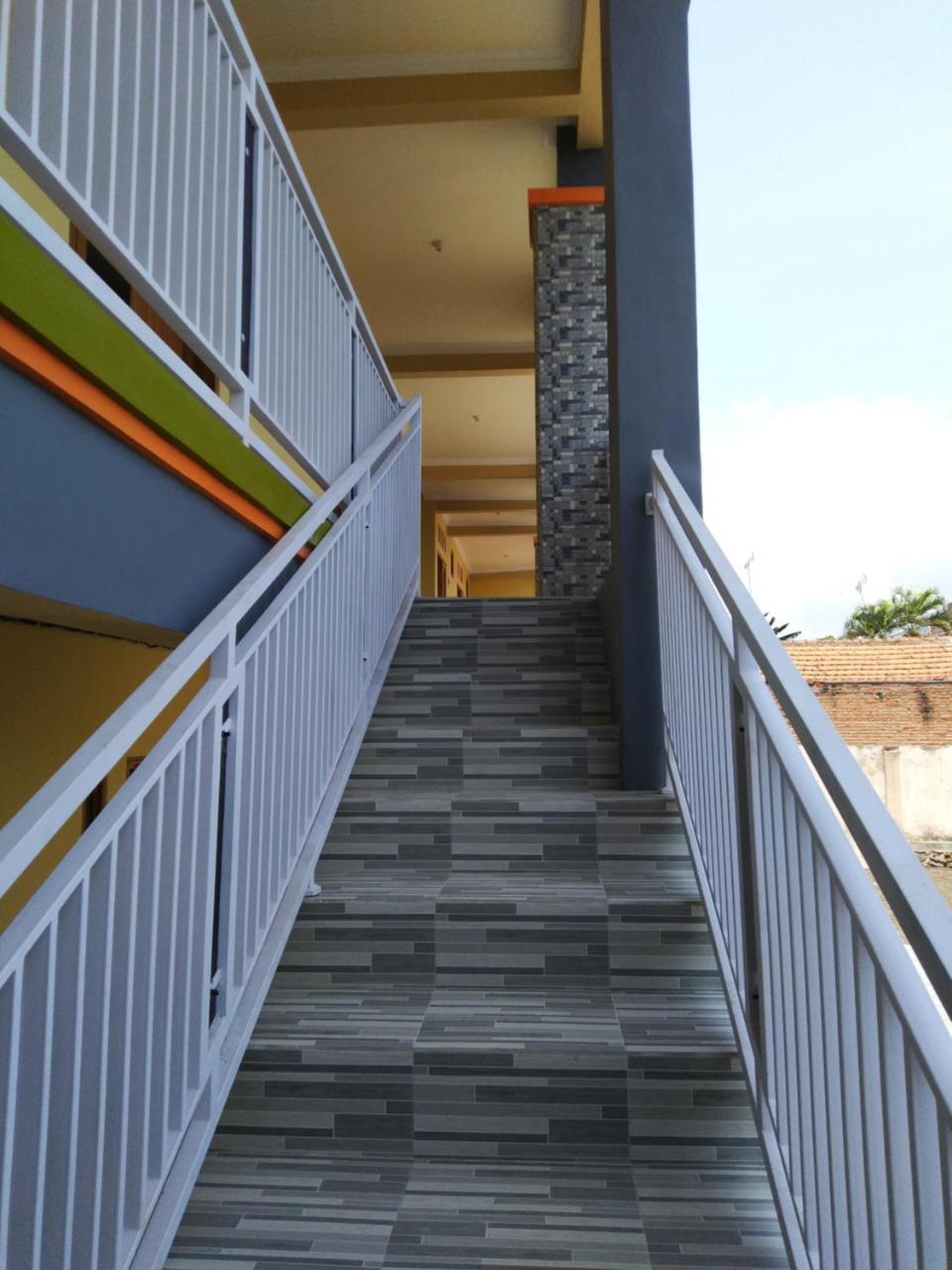 R3 Brawijaya Homestay Banyuwangi  Exterior photo