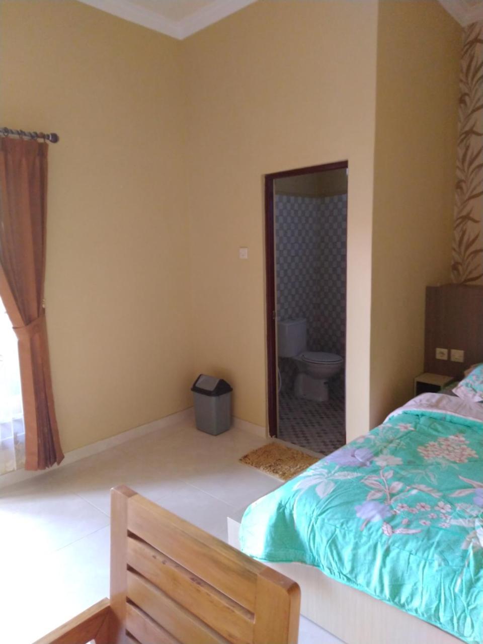 R3 Brawijaya Homestay Banyuwangi  Exterior photo