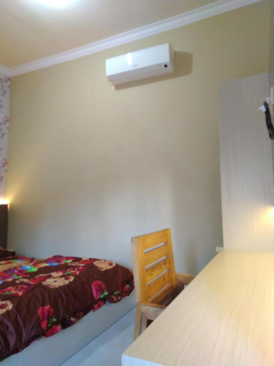 R3 Brawijaya Homestay Banyuwangi  Exterior photo