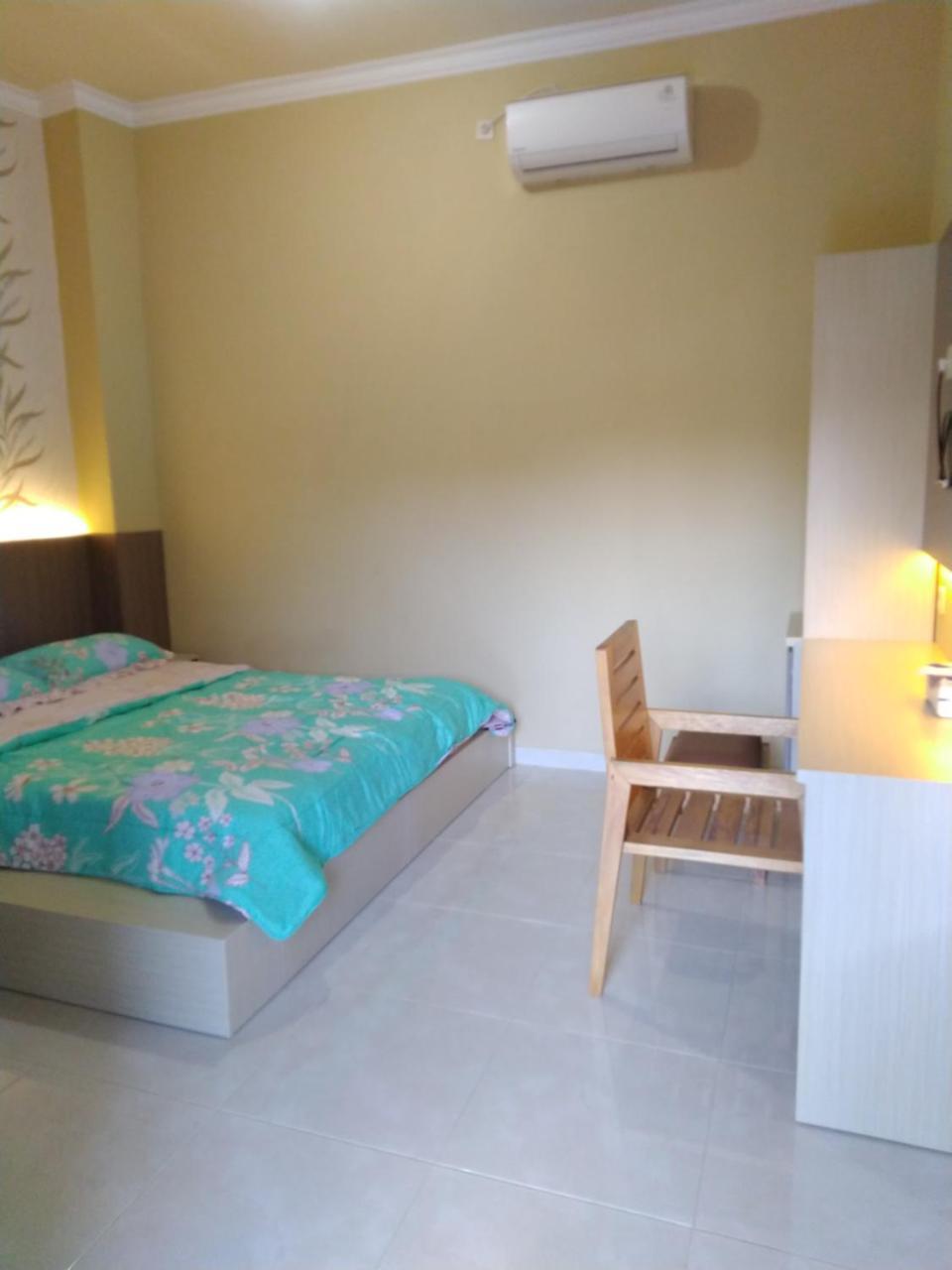 R3 Brawijaya Homestay Banyuwangi  Exterior photo