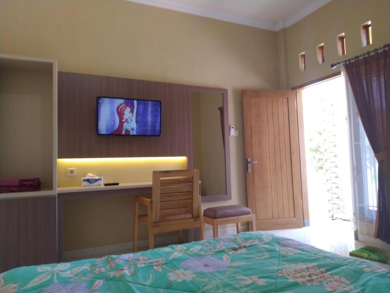 R3 Brawijaya Homestay Banyuwangi  Exterior photo