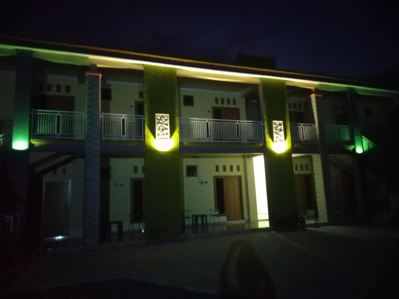 R3 Brawijaya Homestay Banyuwangi  Exterior photo