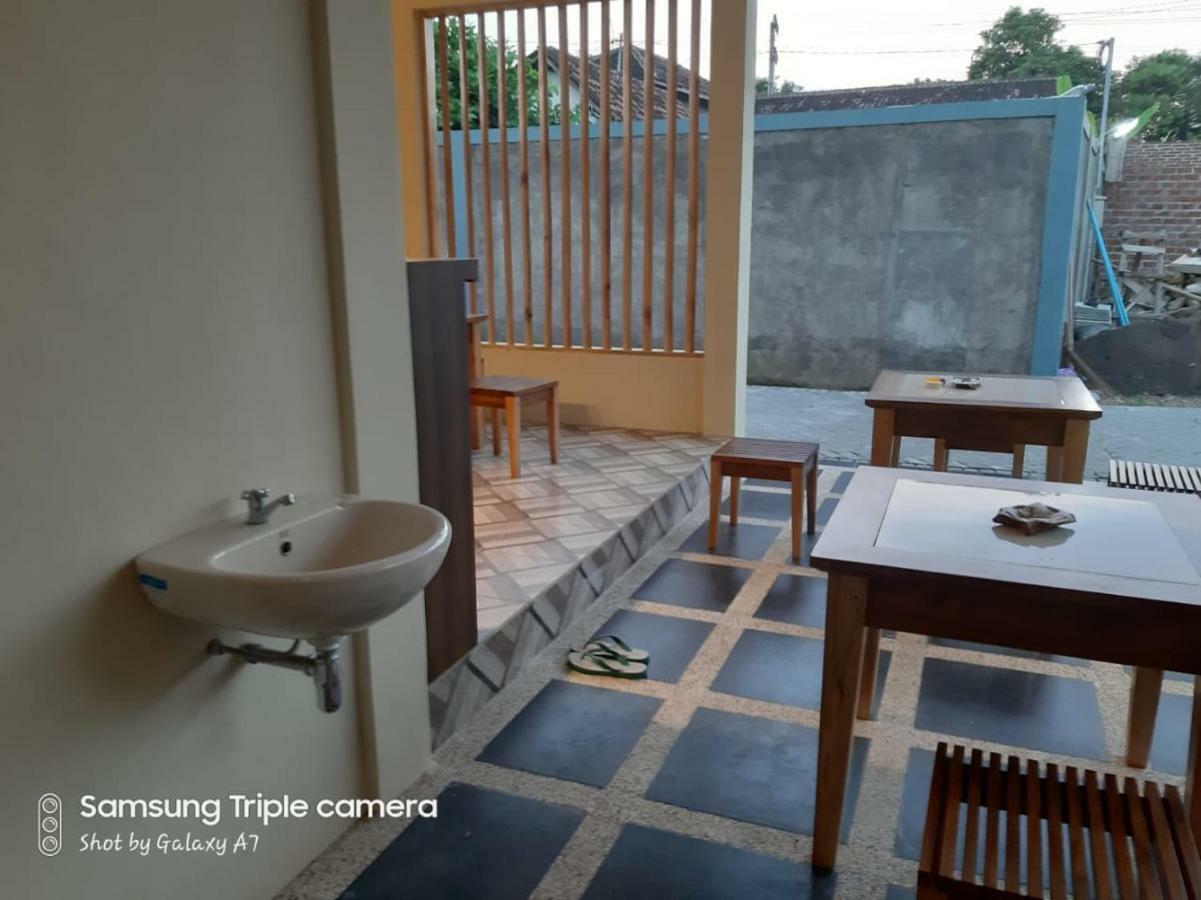 R3 Brawijaya Homestay Banyuwangi  Exterior photo