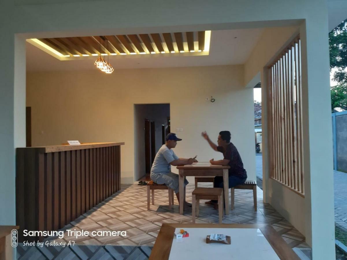 R3 Brawijaya Homestay Banyuwangi  Exterior photo