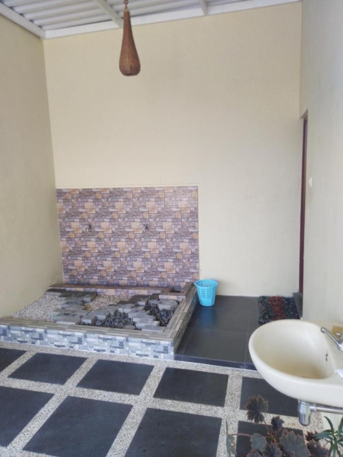 R3 Brawijaya Homestay Banyuwangi  Exterior photo